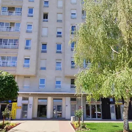 Manhattan Seboj Belvil Bělehrad