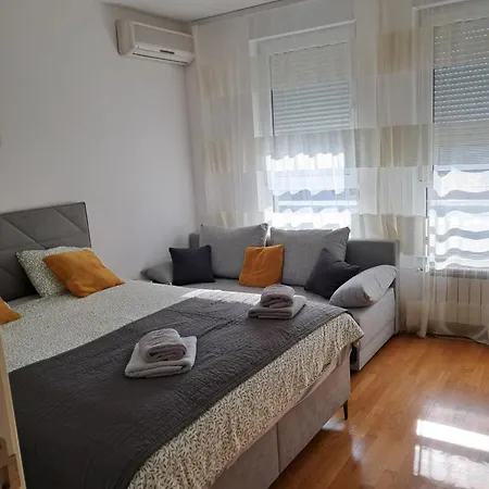 Manhattan Seboj Belvil * Bělehrad
